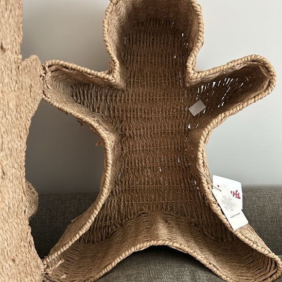 Gingerbread Wicker Baskets - Picture 5 of 16